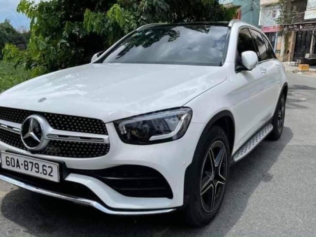 Cần bán gấp Mercedes GLC 300 sản xuất 2020, màu trắng