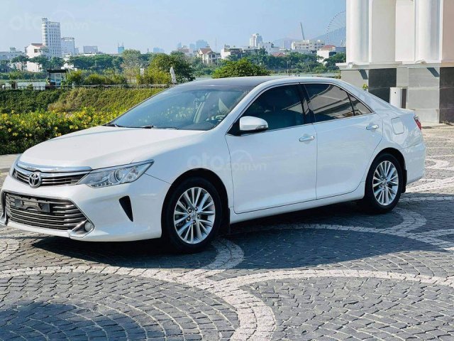 Bán gấp Toyota Camry 2.0E model 2016 cực đẹp, 1 chủ duy nhất từ khi mua0