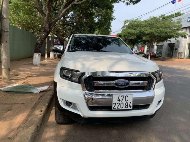 Cần bán gấp Ford Ranger năm 2017, màu trắng, nhập khẩu  0