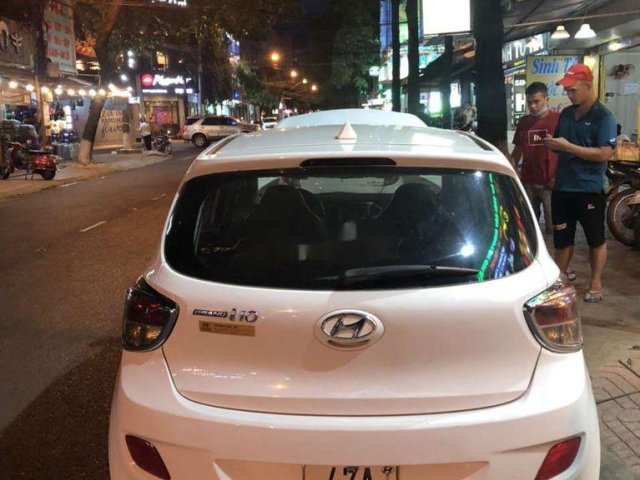 Cần bán gấp Hyundai Grand i10 2014, màu trắng, xe nhập  