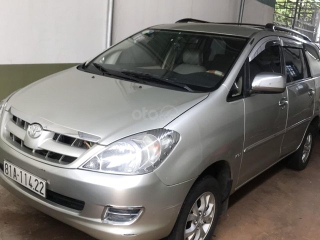 Bán gấp Toyota Innova sản xuất năm 2006, xe gia đình, giá cực tốt0