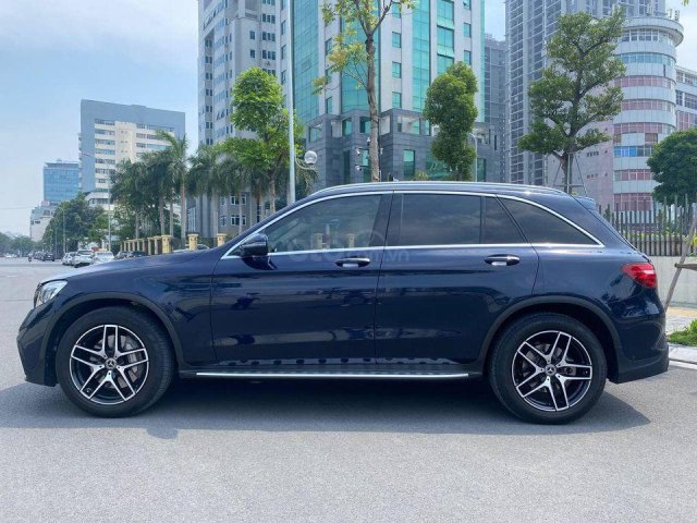 Bán ô tô Mercedes GLC 300 4Matic đời 2020, màu xanh lam, nhập khẩu nguyên chiếc0