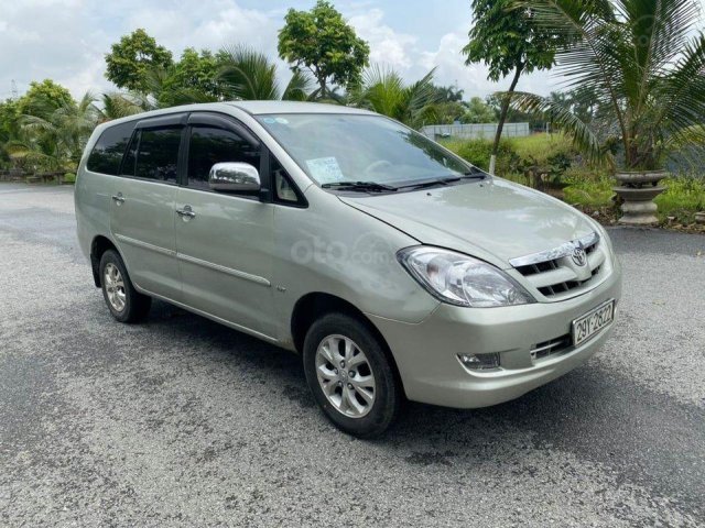 Bán nhanh giá ưu đãi chiếc Toyota Innova 20060