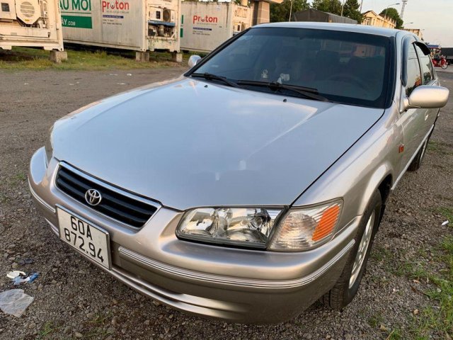 Bán Toyota Camry sản xuất năm 2001, màu xám, nhập khẩu, giá tốt