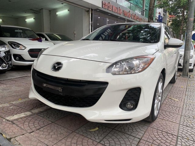 Cần bán gấp Mazda 3 sản xuất năm 2013, màu trắng  