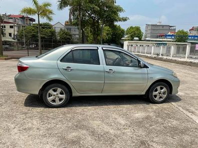 Cần bán Toyota Vios sản xuất năm 2003, màu bạc