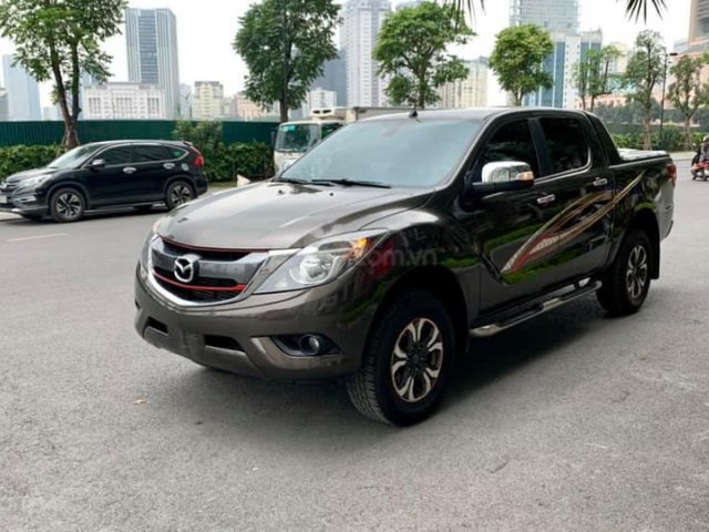 Cần bán xe Mazda BT 50 sản xuất năm 2017, màu nâu, nhập khẩu nguyên chiếc