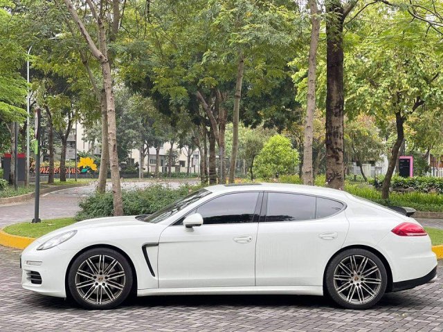 Cần bán gấp Porsche Panamera năm sản xuất 2015, màu trắng, nhập khẩu