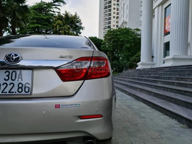 Bán xe Toyota Camry 2.5Q 2013, màu vàng, nhập khẩu chính chủ, 666 triệu