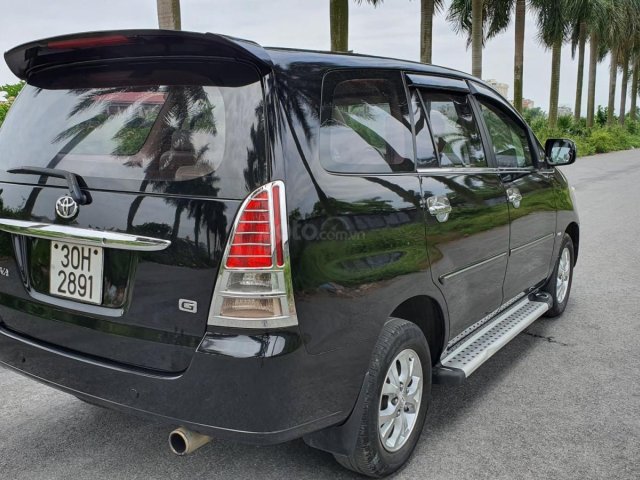 Cần bán lại xe Toyota Innova năm 2007, màu đen xe gia đình0