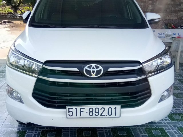 Bán Toyota Innova 2.0E sản xuất năm 2017, màu trắng chính chủ