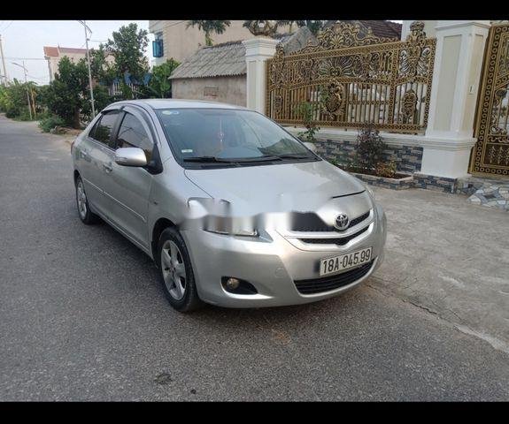 Cần bán Toyota Vios sản xuất 2009, màu bạc còn mới