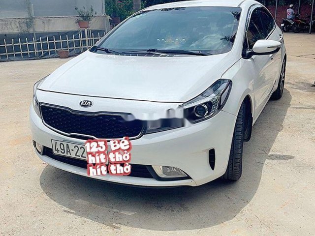 Bán Kia Cerato đời 2018, màu trắng, nhập khẩu nguyên chiếc  