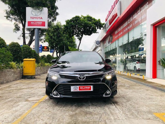 Cần bán gấp Toyota Camry sản xuất năm 2017 còn mới