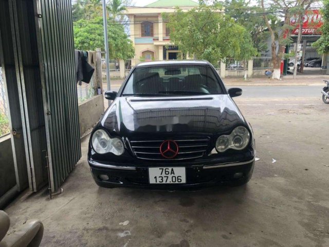 Xe Mercedes C240 năm 2004, nhập khẩu còn mới0