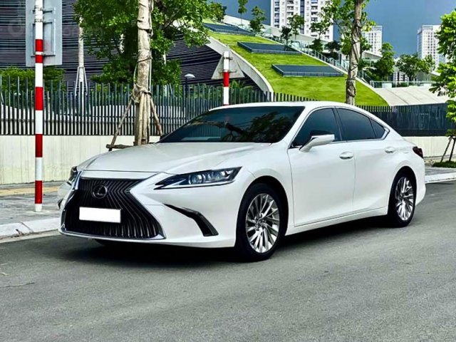 Cần bán gấp Lexus ES 250 sản xuất 2019, màu trắng, xe nhập