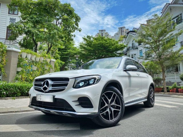 Cần bán Mercedes GLC300 năm sản xuất 2018 chính chủ0