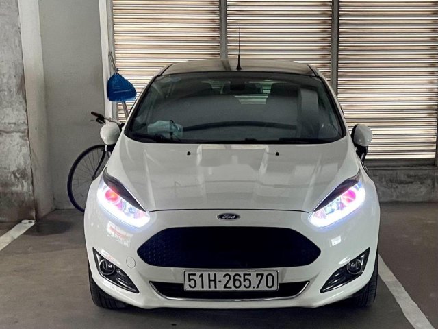 Bán Ford Fiesta năm 2018 còn mới, giá 420tr