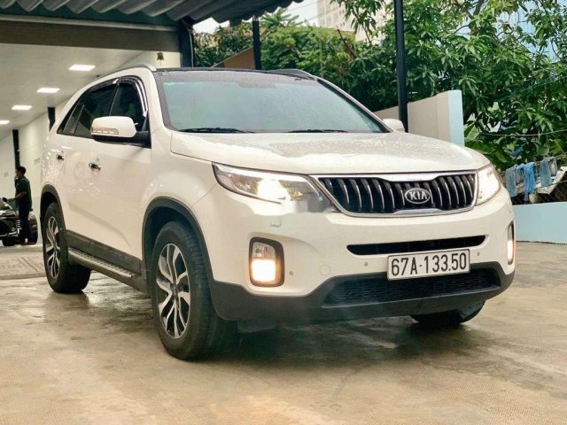 Cần bán xe Kia Sorento sản xuất năm 2020, màu trắng còn mới