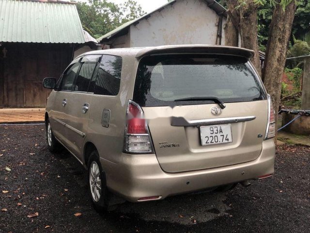 Cần bán lại xe Toyota Innova sản xuất 2010 còn mới