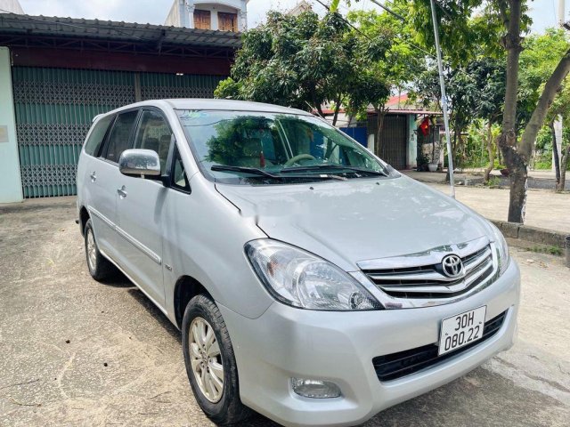 Cần bán Toyota Innova đời 2011, màu bạc, nhập khẩu chính chủ