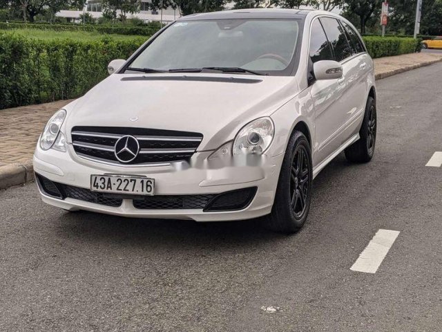 Cần bán lại xe Mercedes R500 sản xuất năm 2005, xe nhập, giá tốt