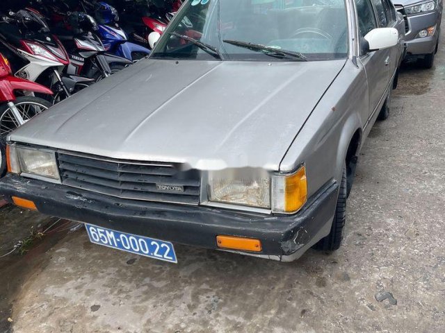 Cần bán xe Toyota Corona năm 1981, màu xám, xe nhập