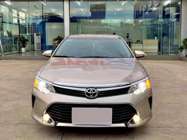 Cần bán Toyota Camry sản xuất năm 2016 giá cạnh tranh