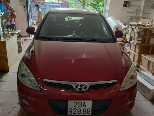 Cần bán gấp Hyundai i30 sản xuất 2010, màu đỏ còn mới