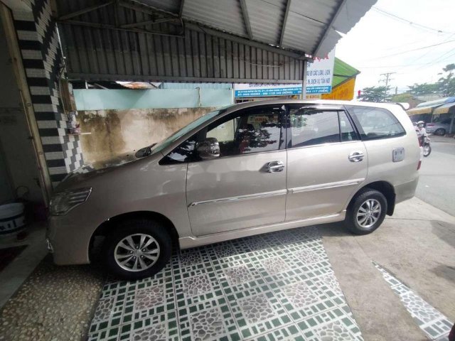 Cần bán xe Toyota Innova năm sản xuất 2013 còn mới