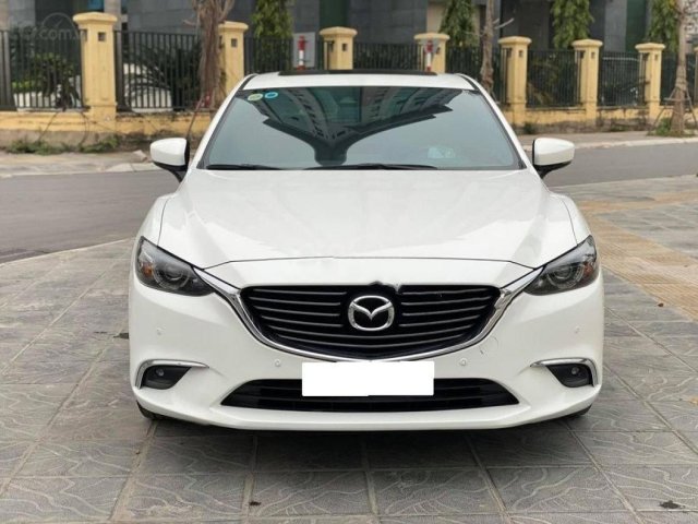 Cần bán gấp Mazda 6 2.5 sản xuất năm 2019, màu trắng  