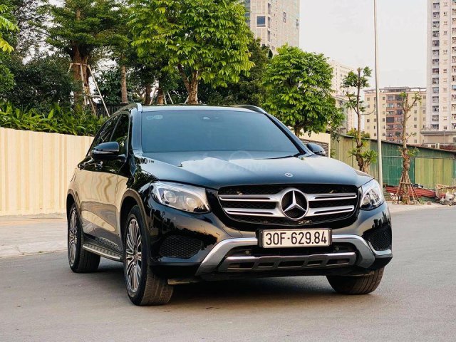 Cần bán Mercedes GLC 250 2018, màu đen, xe nhập