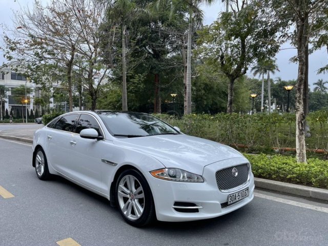 Bán Jaguar XJL sản xuất năm 2013 một chủ nữ sử dụng từ đầu0