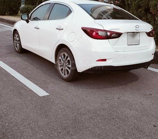 Bán Mazda 2 năm sản xuất 2019, màu trắng, nhập khẩu còn mới