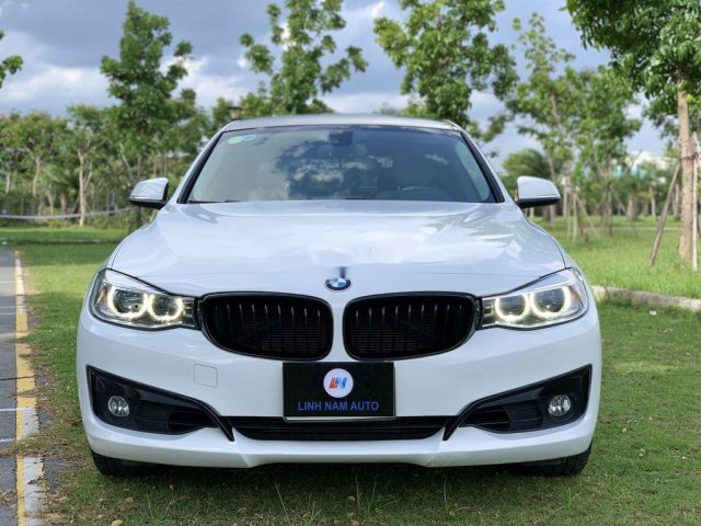 Cần bán gấp BMW 320i năm 2016, màu trắng, xe nhập0