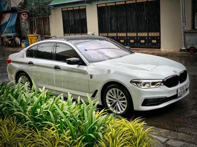 Cần bán lại xe BMW 530i Luxury sản xuất năm 2020, xe nhập còn mới0