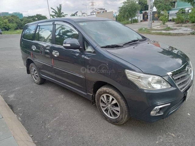 Bán Toyota Innova sản xuất năm 2016, màu xanh lam xe gia đình0