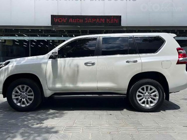 Cần bán gấp Toyota Prado TXL 2.7L đời 2017, màu trắng, nhập khẩu  