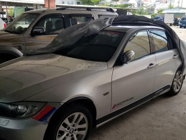 Bán ô tô BMW 320i năm sản xuất 2009 giá cạnh tranh0