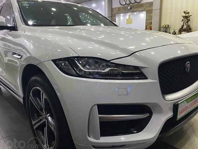 Bán Jaguar F-Pace năm sản xuất 2017, màu trắng, xe nhập còn mới