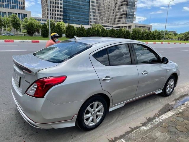 Bán xe Nissan Sunny XV Premium năm sản xuất 2017, màu bạc số tự động