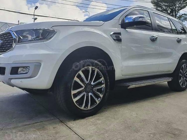 Cần bán xe Ford Everest sản xuất 2020, màu trắng, nhập khẩu nguyên chiếc còn mới