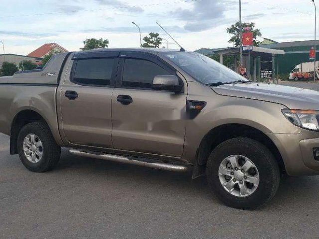 Cần bán lại xe Ford Ranger sản xuất năm 2014, màu nâu vàng