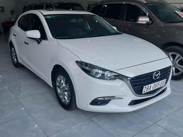 Bán ô tô Mazda 3 năm sản xuất 2018, màu trắng chính chủ