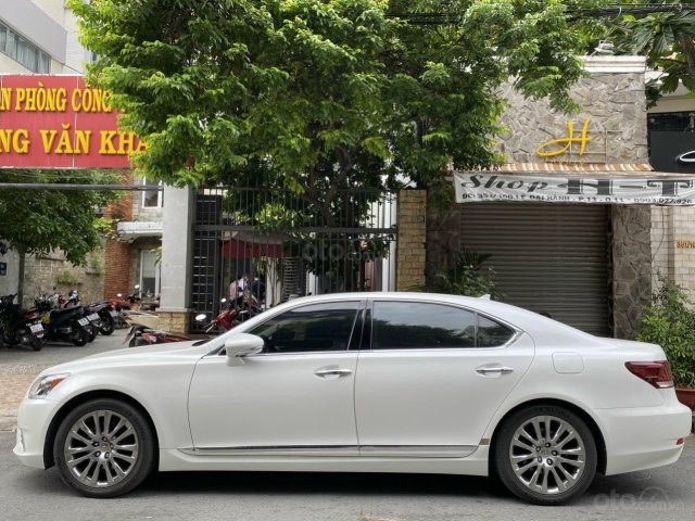 LS460L 2014 mẫu mới bản full rada, cửa hít, ghế massage cửa sổ trời, xe đi chỉ 20.000km bao check hãng sản xuất năm 20140