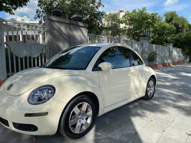 Bán xe Volkswagen New Beetle 1.6L sản xuất 2010 đăng kí lần đầu 2011 - Biển TP không mất phí biển