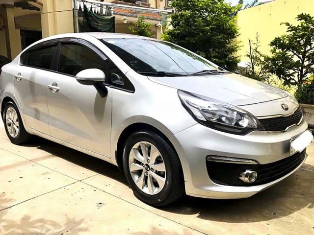 Cần bán xe Kia Rio 1.4 AT 2016, màu bạc, nhập khẩu nguyên chiếc  