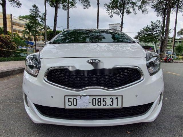 Bán ô tô Kia Rondo đời 2017, màu trắng chính chủ