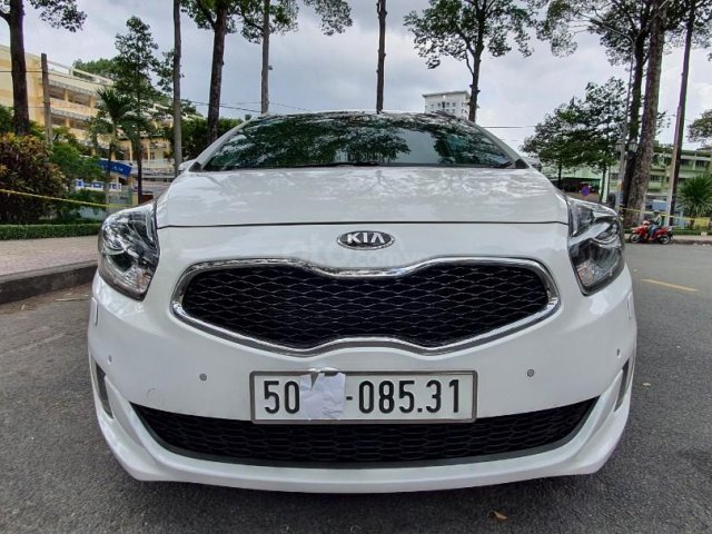 Cần bán Kia Rondo 2017 số tự động, xe đẹp 90% chính chủ0