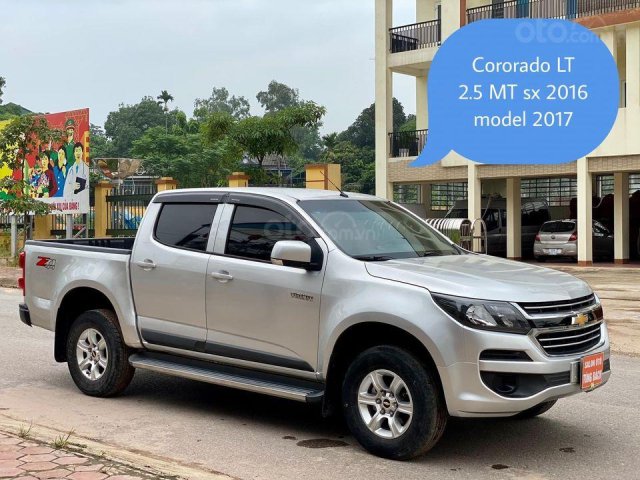 Cần bán lại xe Chevrolet Colorado 2.5MT sản xuất 2016, màu bạc còn mới